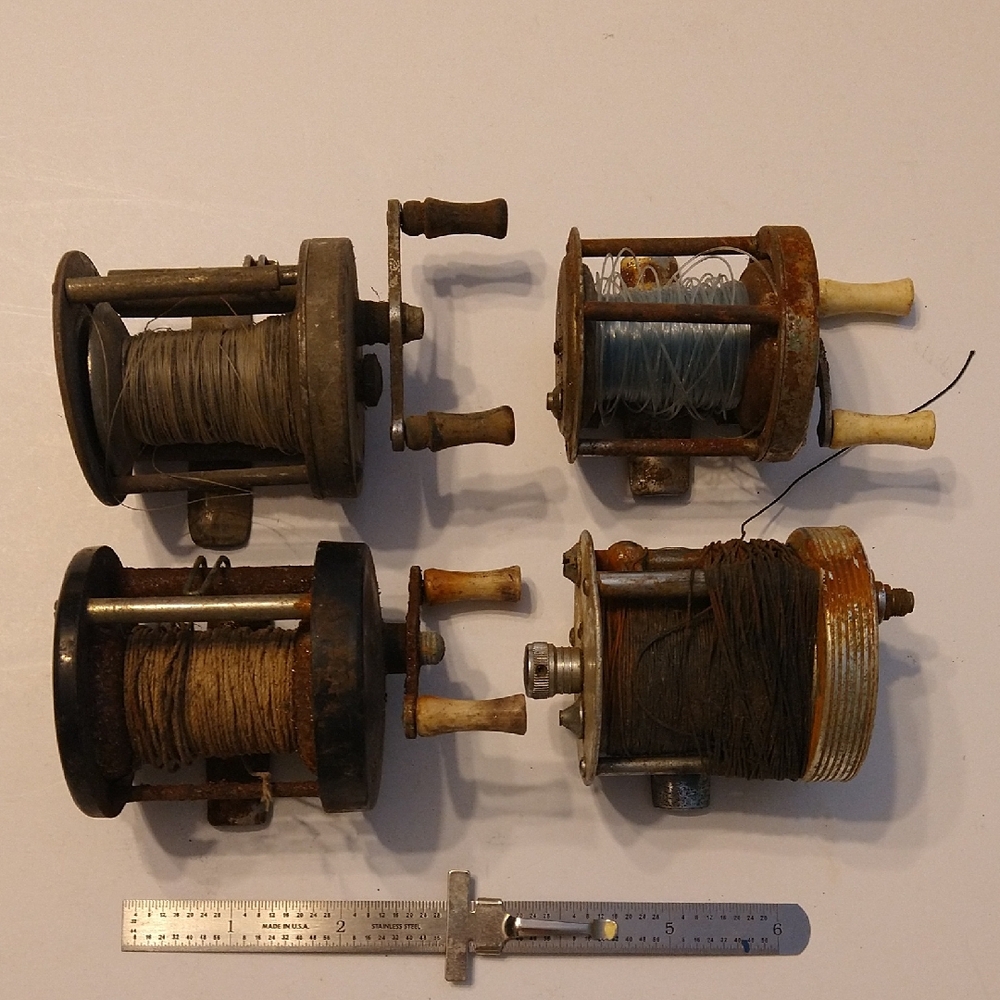 4 Vintage Fishing Reels for Parts/Repair/Decor